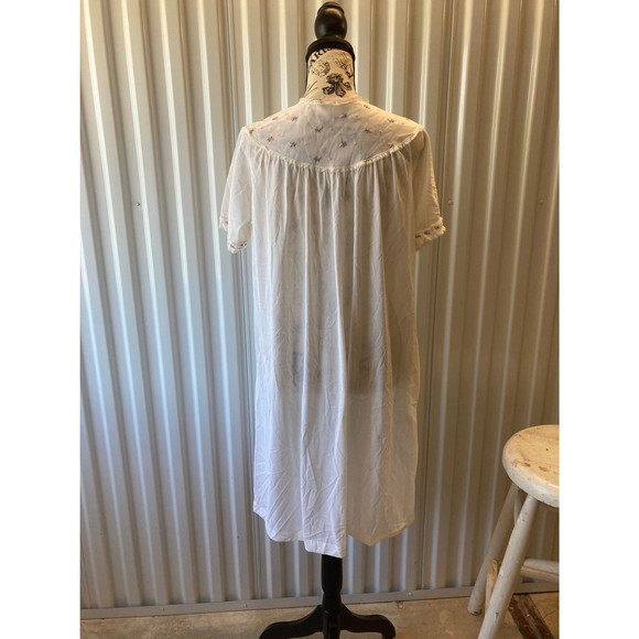 1970s Button-front Sheer Robe - Picture 5 of 10